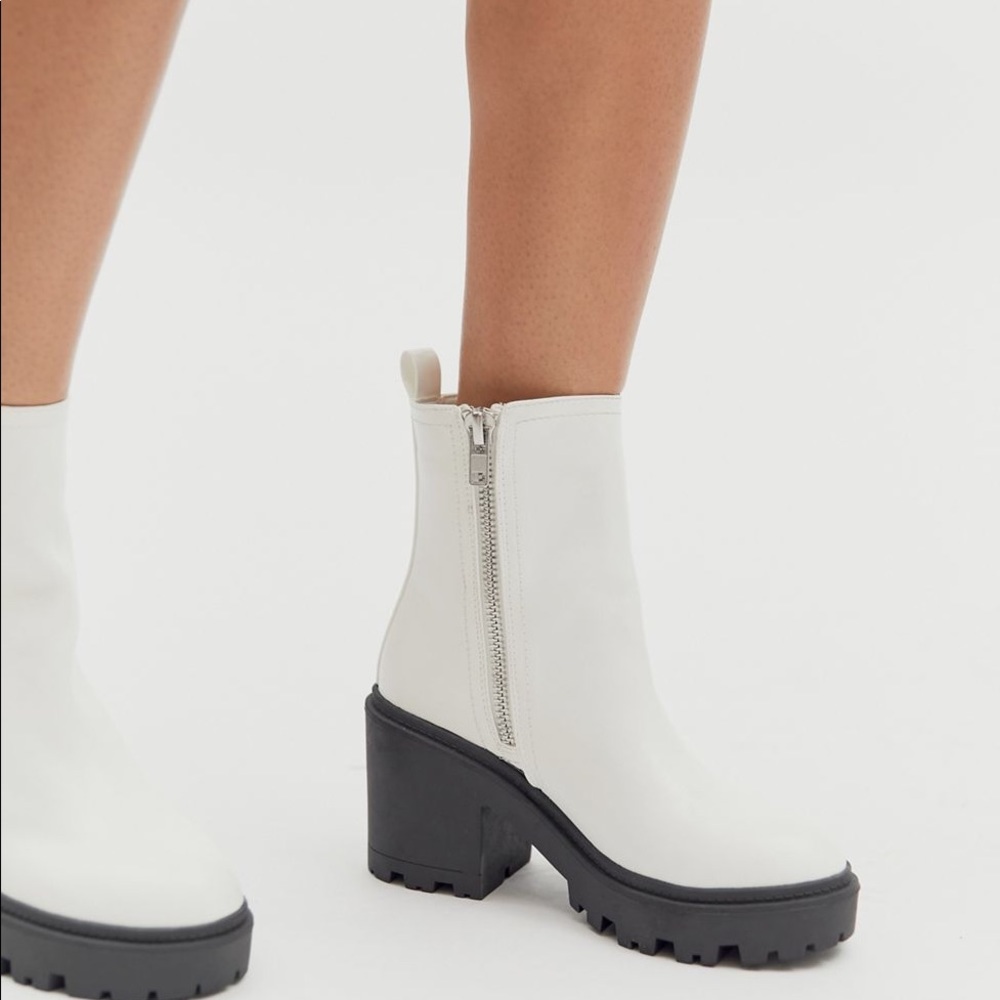 Urban Outfiiters White Zip up boots
